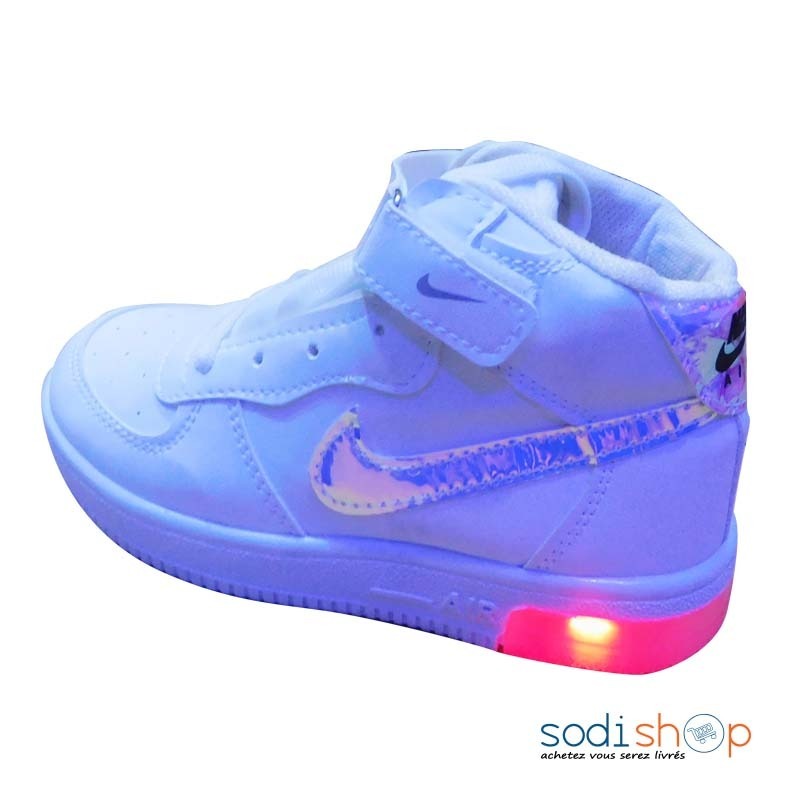 Baskets Nike Semelle Lumineuse LED Styl e Couleur Blanc